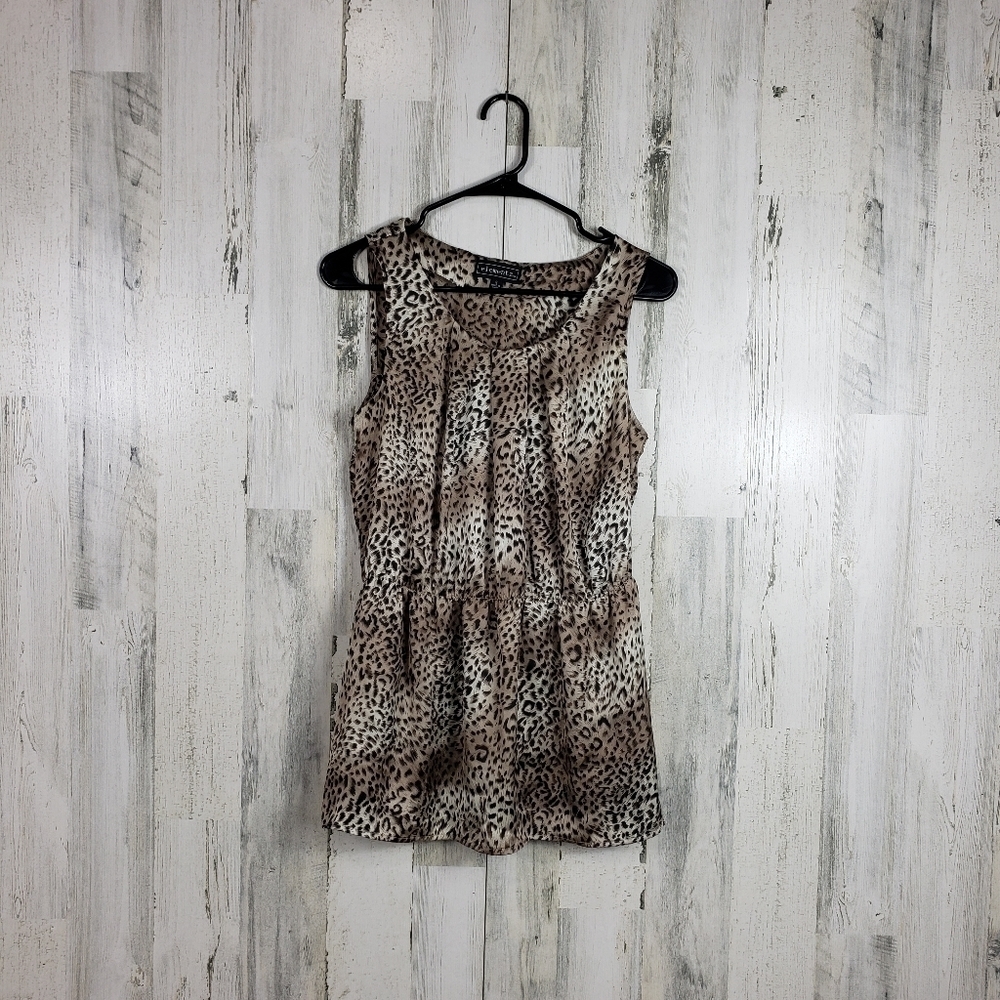 Elementz animal print top size small